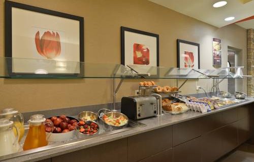 Cambria Hotel Suites FtLauderdale breakfast