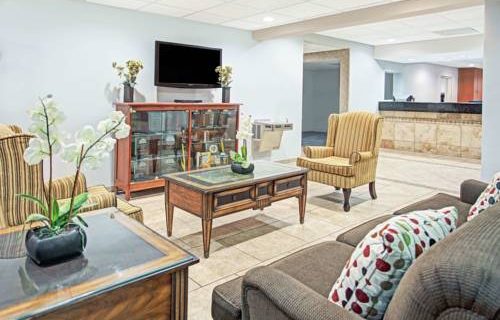 Days Inn FtLauderdale Airport lobby