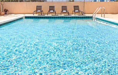 Days Inn FtLauderdale Airport pool
