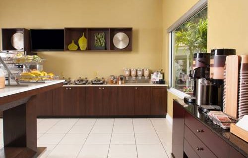 SpringHill Suites FtLauderdale Airport breakfast